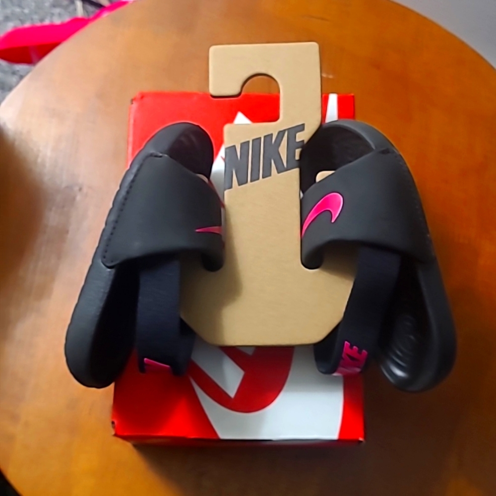 Nike Kawa slides
